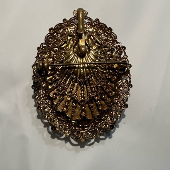 💎✨ Vintage Victorian-Inspired Portrait Brooch / Pendant Necklace ✨💎 - Picture 3 of 9